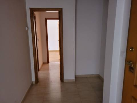 Arrendamento apartamento T2 na Guia, Cascais