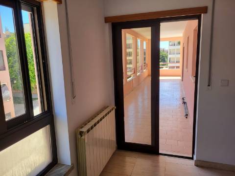 Arrendamento apartamento T2 na Guia, Cascais