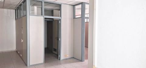 Oportunidade Única! Espaço Comercial de 152m2 na Costa da Guia