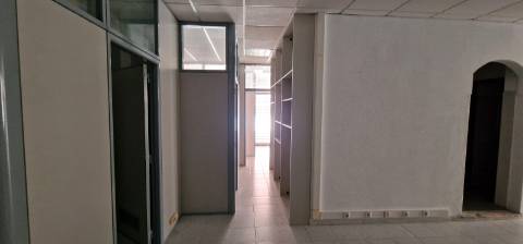 Oportunidade Única! Espaço Comercial de 152m2 na Costa da Guia