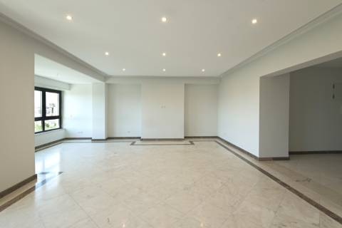 Descubra o Charme de Lisboa: T3 Sofisticado na Prestigiada Alameda Dom Afonso Henriques