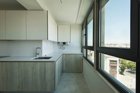 Descubra o Charme de Lisboa: T3 Sofisticado na Prestigiada Alameda Dom Afonso Henriques