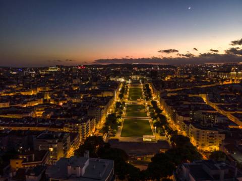 Descubra o Charme de Lisboa: T3 Sofisticado na Prestigiada Alameda Dom Afonso Henriques