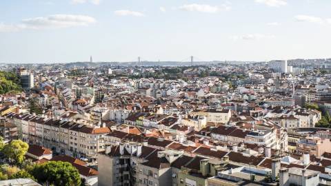 Descubra o Charme de Lisboa: T3 Sofisticado na Prestigiada Alameda Dom Afonso Henriques