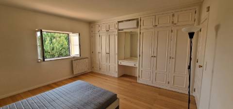 Moradia geminada com piscina inserida em Condominio de luxo- Cascais