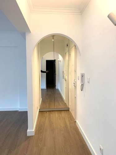 Apartamento T2 Renovado em Cascais - Arrendamento Imediato, Pronto a Entrar!