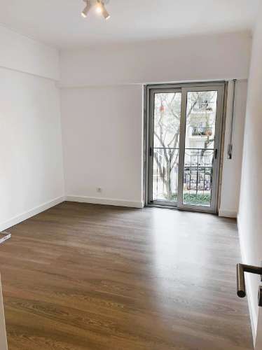 Apartamento T2 Renovado em Cascais - Arrendamento Imediato, Pronto a Entrar!