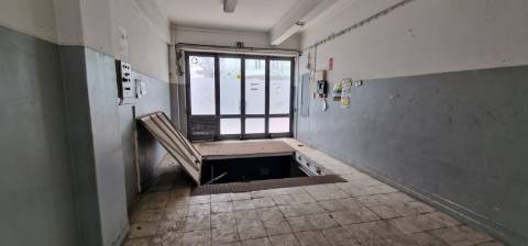 Loja de 3 pisos no coração de Lisboa - Oportunidade única para o seu negócio!