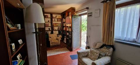 Moradia T7 Independente em Cascais com Jardim e Garagem