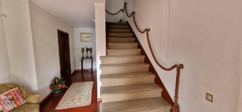 Moradia T7 Independente em Cascais com Jardim e Garagem