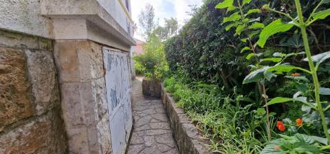 Moradia T7 Independente em Cascais com Jardim e Garagem