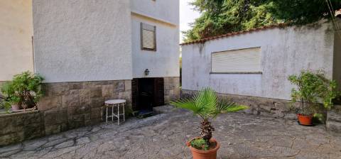 Moradia T7 Independente em Cascais com Jardim e Garagem