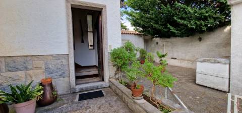 Moradia T7 Independente em Cascais com Jardim e Garagem