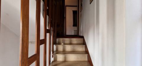 Moradia T7 Independente em Cascais com Jardim e Garagem