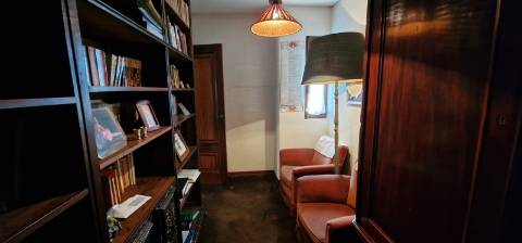 Moradia T7 Independente em Cascais com Jardim e Garagem