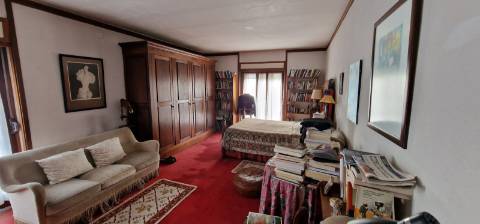 Moradia T7 Independente em Cascais com Jardim e Garagem