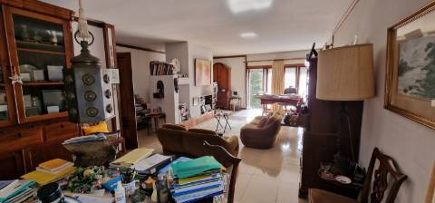 Moradia T7 Independente em Cascais com Jardim e Garagem