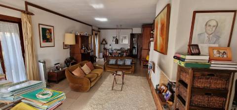 Moradia T7 Independente em Cascais com Jardim e Garagem