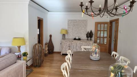 Apartamento T2 em Cascais com Piscina