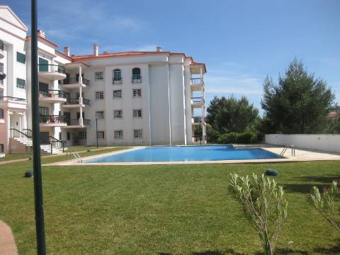 Apartamento T2 em Cascais com Piscina