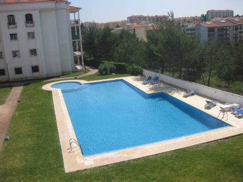 Apartamento T2 em Cascais com Piscina