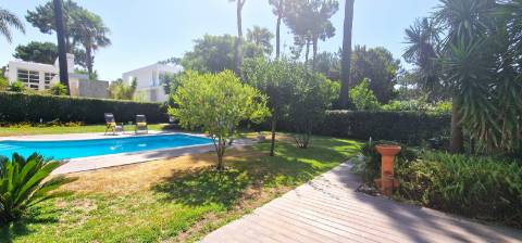 Moradia Exclusiva na Prestigiada Herdade da Aroeira