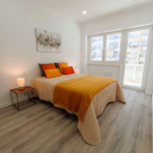 T3 Renovado com Suite, Cozinha Equipada e Ótima Localização - Benfica