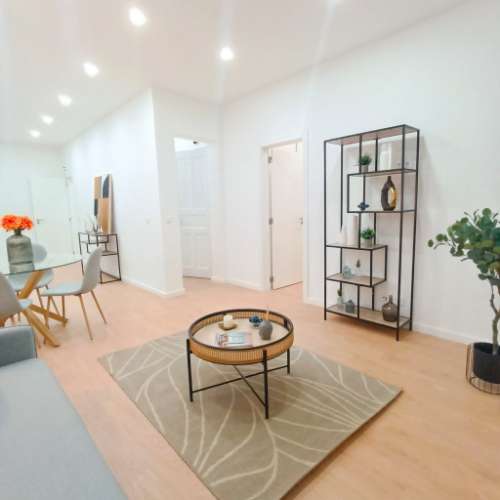 T3 com Suíte e Varanda com Vista de Rio - Santa Apolónia, Bairro Familiar e Central