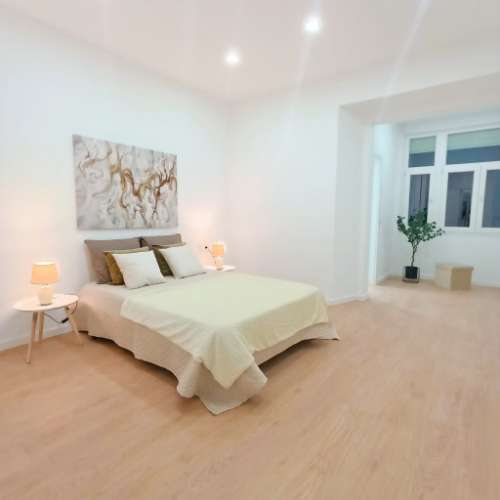 T3 com Suíte e Varanda com Vista de Rio - Santa Apolónia, Bairro Familiar e Central