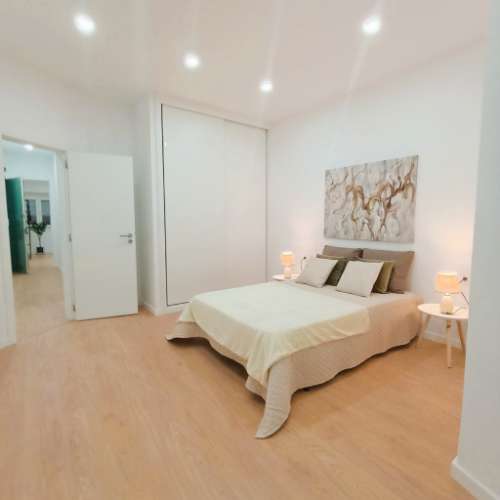 T3 com Suíte e Varanda com Vista de Rio - Santa Apolónia, Bairro Familiar e Central