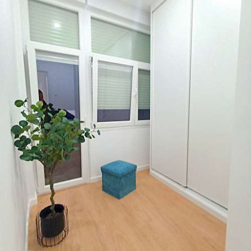 T3 com Suíte e Varanda com Vista de Rio - Santa Apolónia, Bairro Familiar e Central