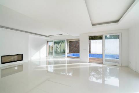 Moradia Contemporânea T5 + 1 em Birre, Cascais