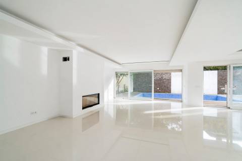 Moradia Contemporânea T5 + 1 em Birre, Cascais