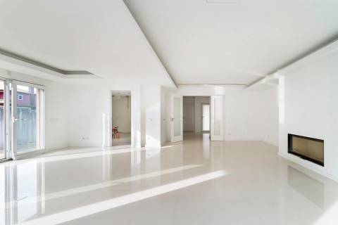 Moradia Contemporânea T5 + 1 em Birre, Cascais