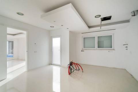 Moradia Contemporânea T5 + 1 em Birre, Cascais