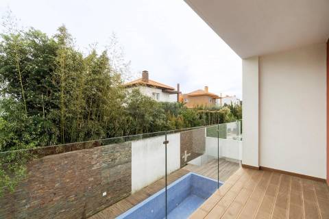 Moradia Contemporânea T5 + 1 em Birre, Cascais
