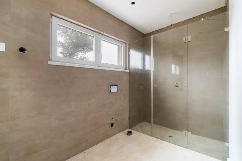 Moradia Contemporânea T5 + 1 em Birre, Cascais