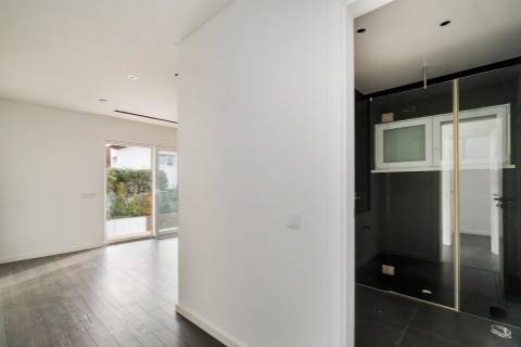 Moradia Contemporânea T5 + 1 em Birre, Cascais