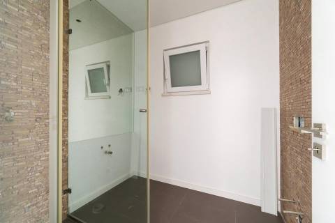 Moradia Contemporânea T5 + 1 em Birre, Cascais