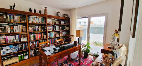 Moradia T4 com piscina em Fernão Ferro - moderna, luminosa e eficiente (A+)