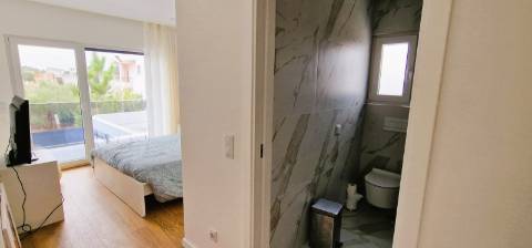 Moradia T4 com piscina em Fernão Ferro - moderna, luminosa e eficiente (A+)