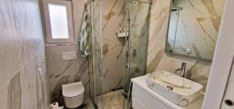 Moradia T4 com piscina em Fernão Ferro - moderna, luminosa e eficiente (A+)