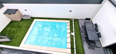 Moradia T4 com piscina em Fernão Ferro - moderna, luminosa e eficiente (A+)
