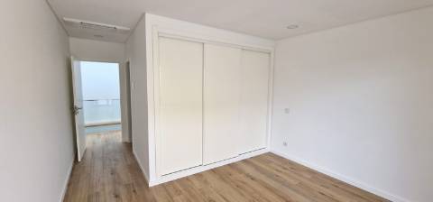 Moradia nova T4 com piscina em Azeitão - zona calma e verde, com certificação energética A