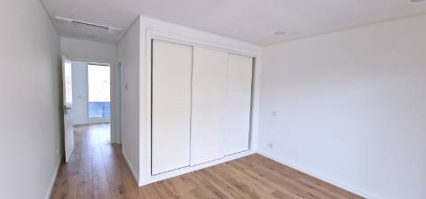 Moradia nova T4 com piscina em Azeitão - zona calma e verde, com certificação energética A