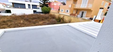 Moradia nova T4 com piscina em Azeitão - zona calma e verde, com certificação energética A