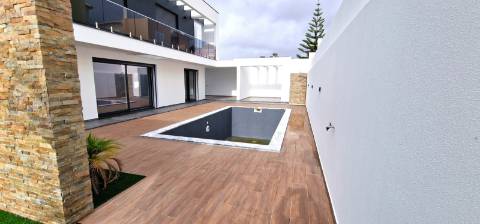 Moradia nova T4 com piscina em Azeitão - zona calma e verde, com certificação energética A
