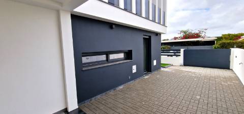 Moradia nova T4 com piscina em Azeitão - zona calma e verde, com certificação energética A