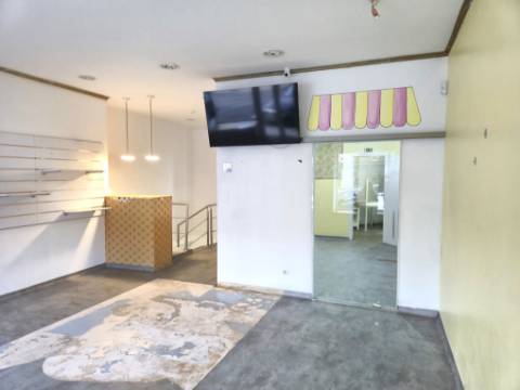 Loja para Arrendamento em Zona Central da Amadora