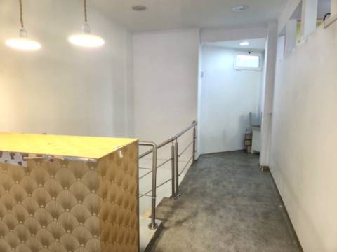 Loja para Arrendamento em Zona Central da Amadora